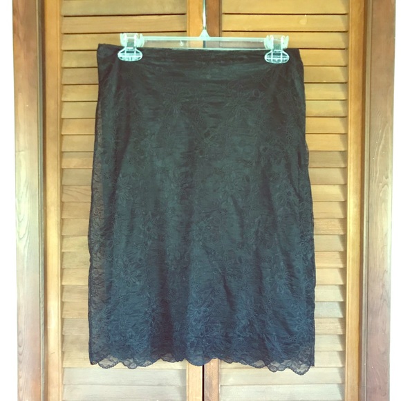 Guess Dresses & Skirts - ❤️ GUESS BLACK LACE SKIRT❤️